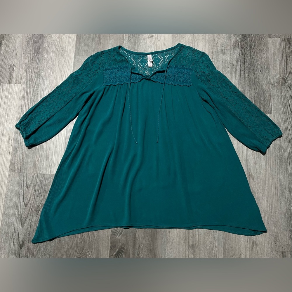 Xhilaration Teal 3/4 Sleeve Flowy, Lacey Top Sleeve - Size Women’s Small